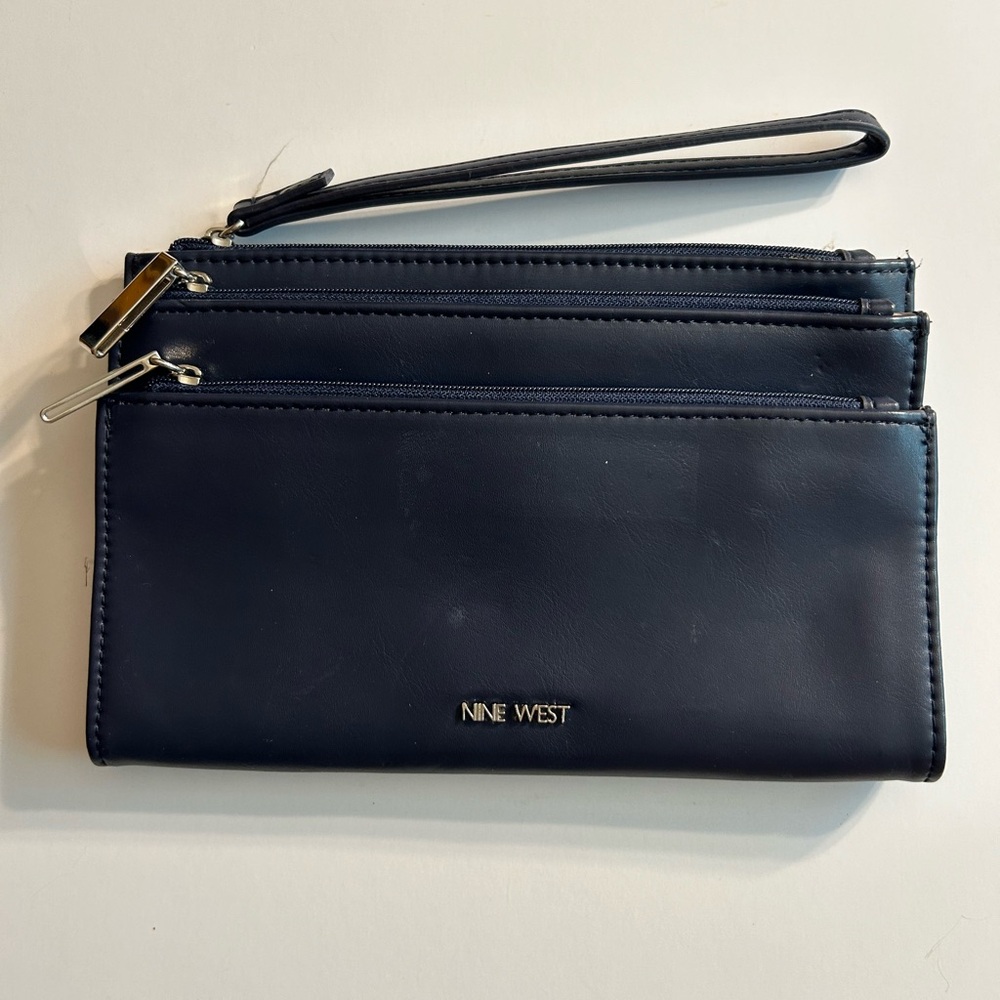 NINE WEST YKK INK NAVY TRIPLE ZIPPERS WALLET/WRISTLET SILVER HARDWARE
